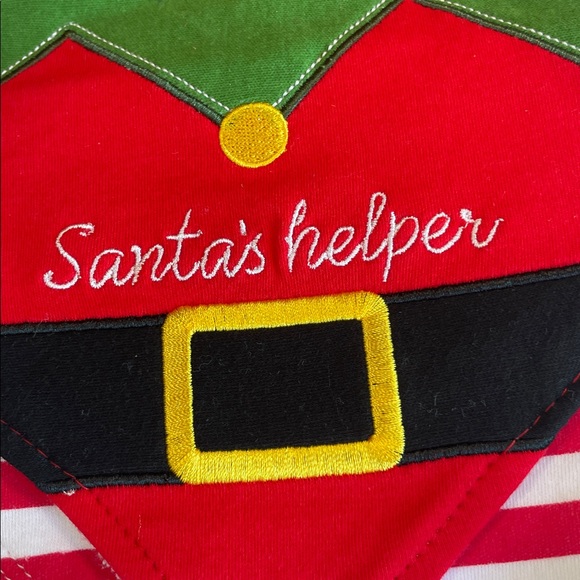 AD SUTTON Festive Red and Green Baby Set 2 pairs socks & 2 bibs - Picture 2 of 9